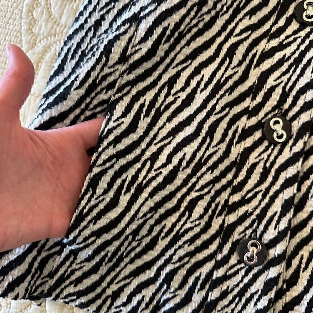 Charter Club PETITE zebra animal print button jacket blazer side pockets M - Picture 10 of 10